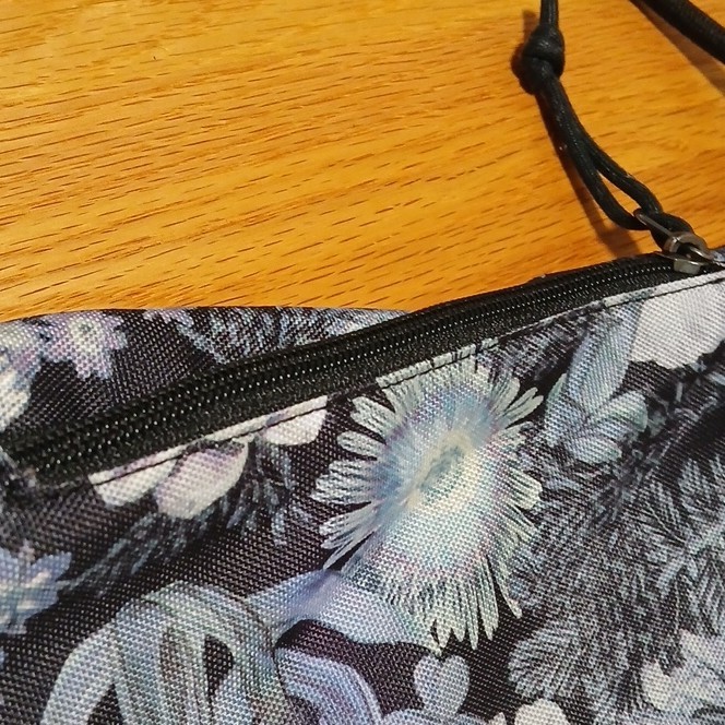 Nike Floral Drawstring Gym Bag side Zip Pocket