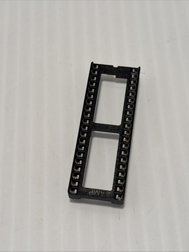 AMP 390262-5 40 PIN IC SOCKET