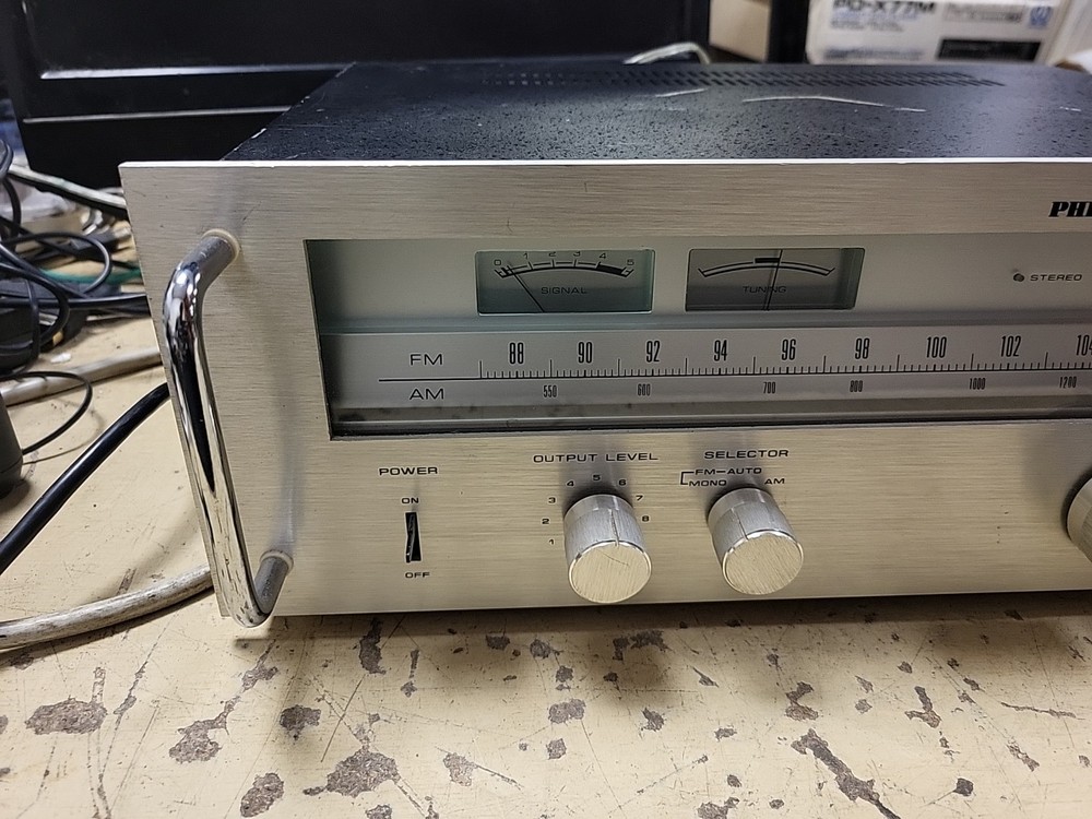 Philsonic TK-600 FM/AM Stereo Tuner - working