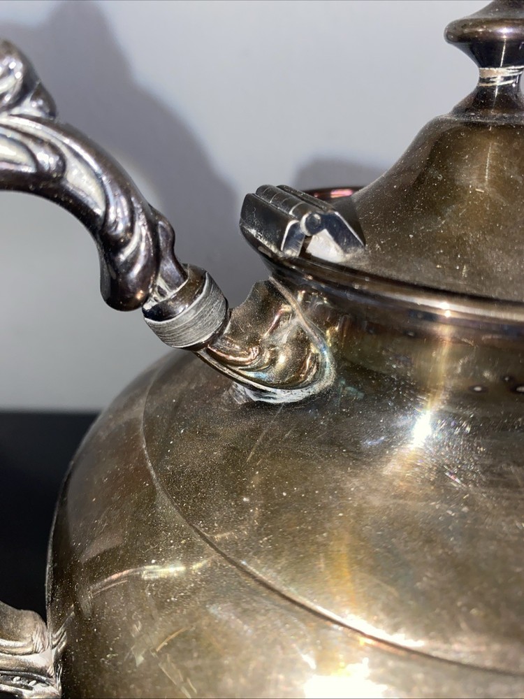 VINTAGE MEDIUM TEAPOT SILVER PLATED