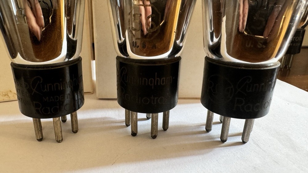 NOS MATCHED QUAD 56 ST GLOBES Engraved Bases Windmill Micas