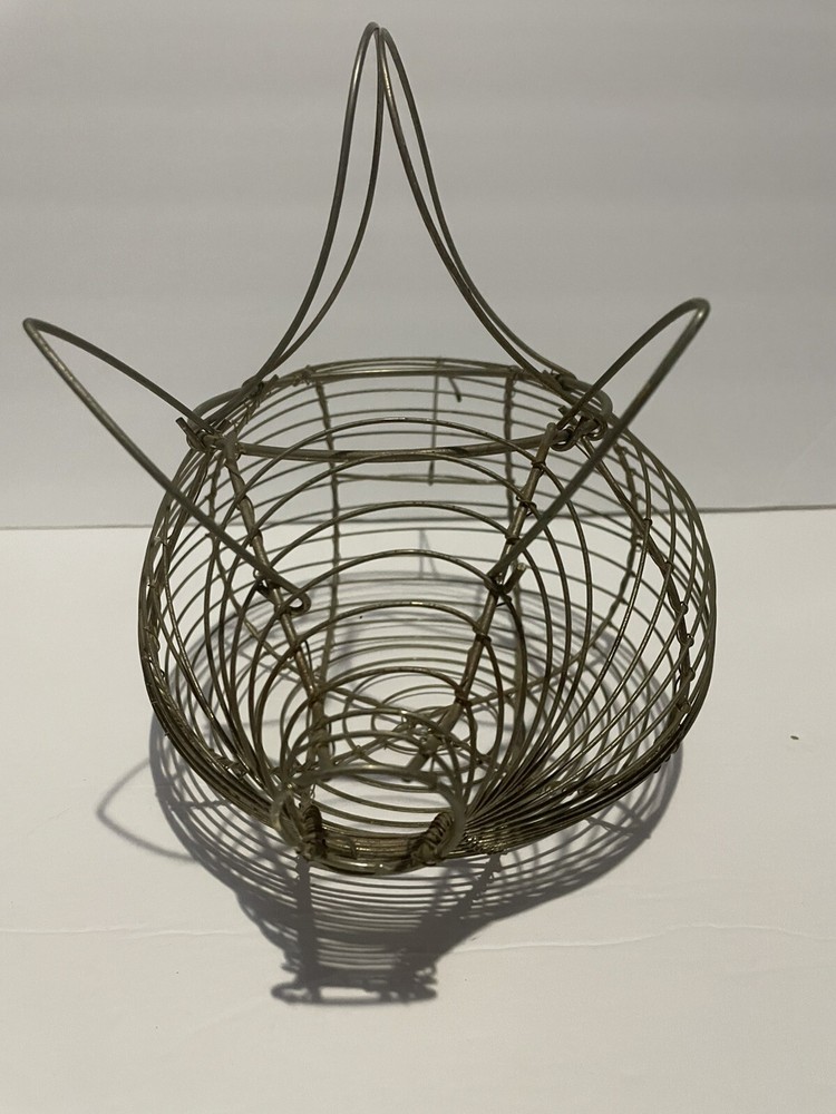 Wire Fresh Egg Gathering Basket Piglet Design