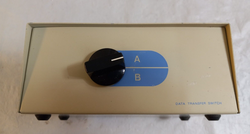 2 Port DATA TRANSFER SWITCH w 25 pin Connectors 22030582