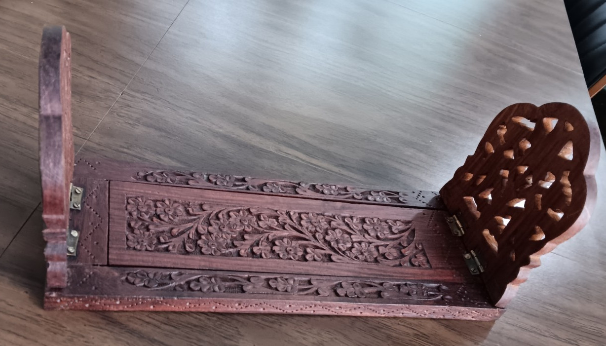 Hand Carved Ornate Wooden Floral Table Top Expandable Book End~ Made In India