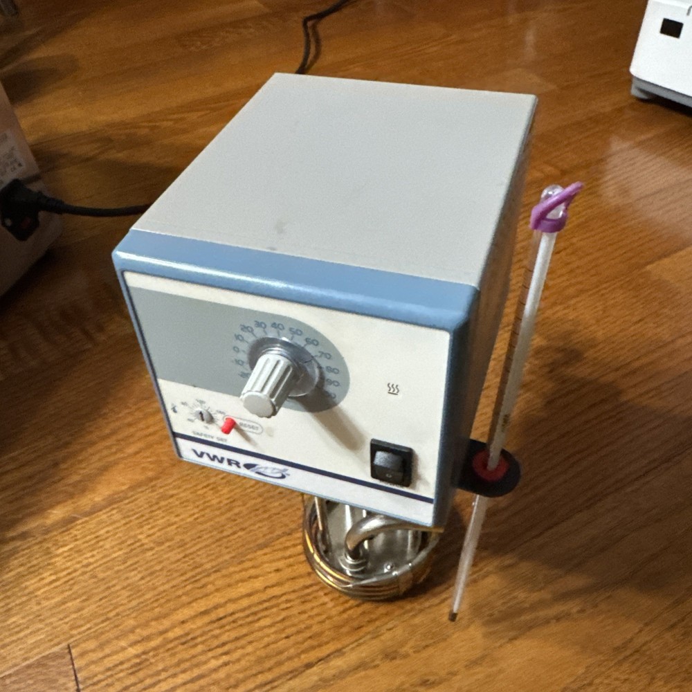 VWR Pump Model 1112A