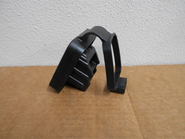 82216302AA OEM DODGE RAM BLACK 2" HITCH RECEIVER RUBBER PLUG