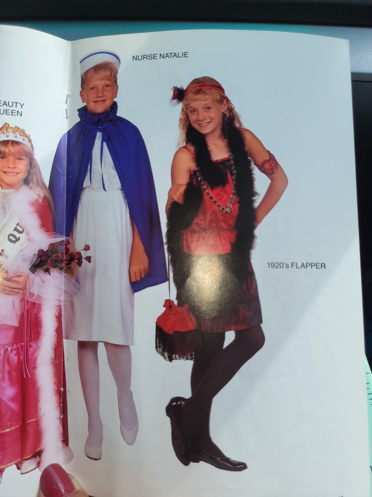Annies Plastic Canvas Dress-Up Pattern Booklet