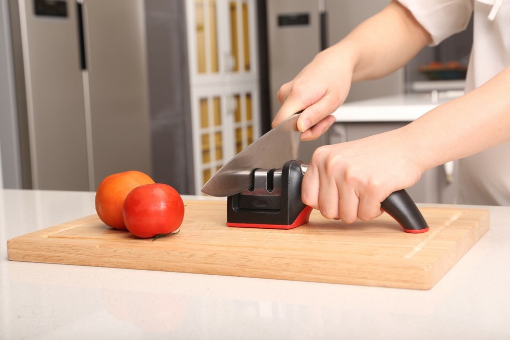 2 Stage Manual Knife Sharpener Carbide and Ceramic inserts FASTEDGE Red & Black