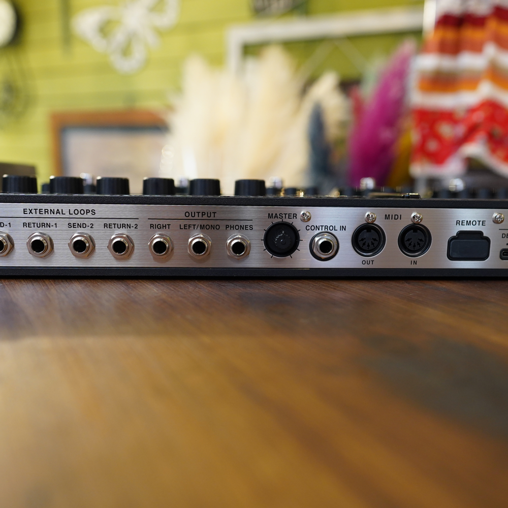 ZOOM G11 Guitar Multi Effects Processor Pedal Brand New