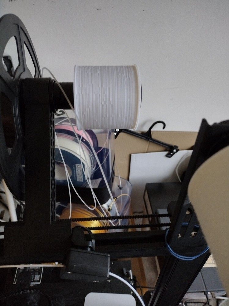Spool Smooth for Creality Ender 3 or similar printer - makes filament pull easy