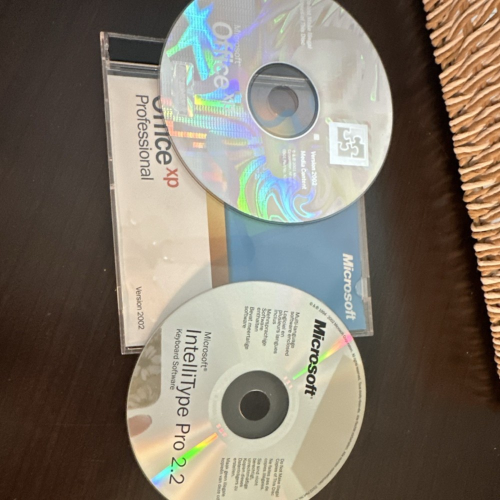 Microsoft Office XP Professional Software CD Windows English IntelliType Pro 2.2