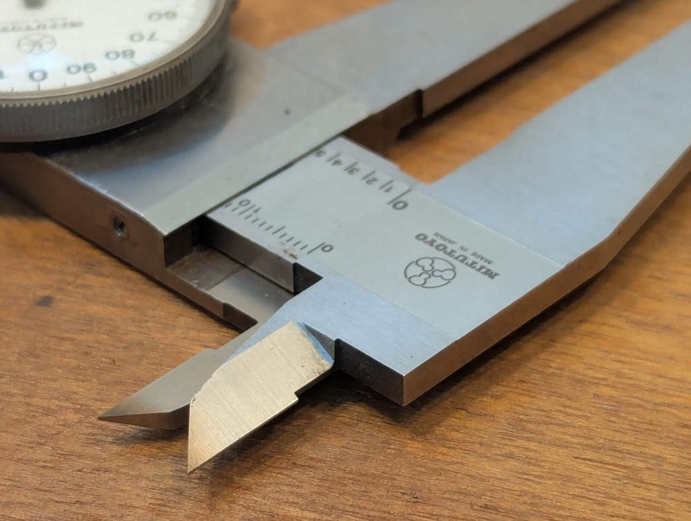 Mitutoyo 505-628-50 12" Dial Caliper Nice Condition With Original Box