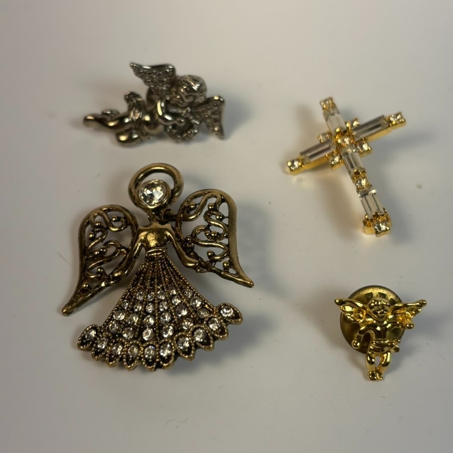 Brooch Pin Gold Tone Christian Themes Angels