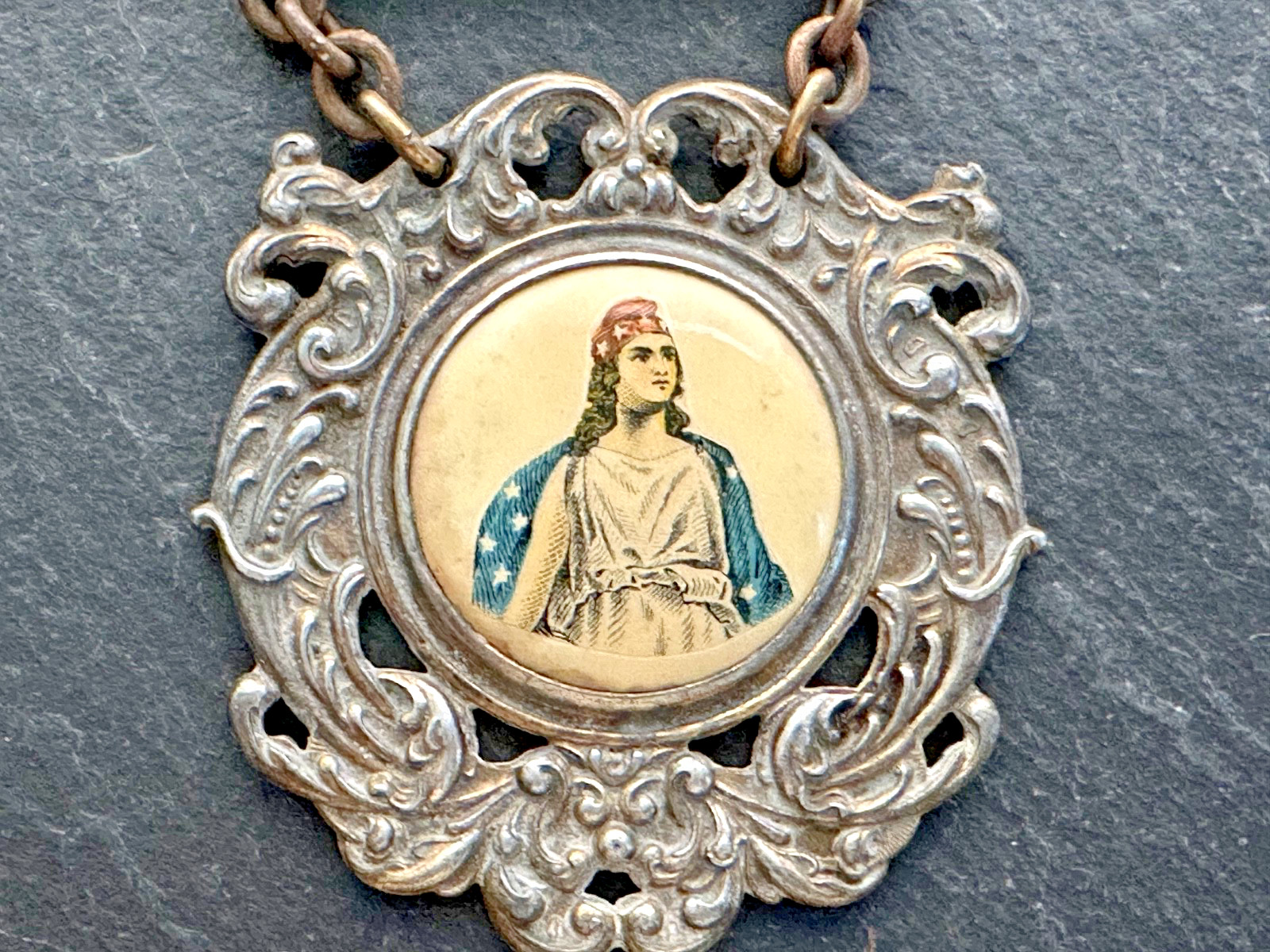 MYSTERY ANTIQUE CHAPEL ARK NO 155 MEMBER PIN BADGE - COLUMBIA PERSONIFIED H838