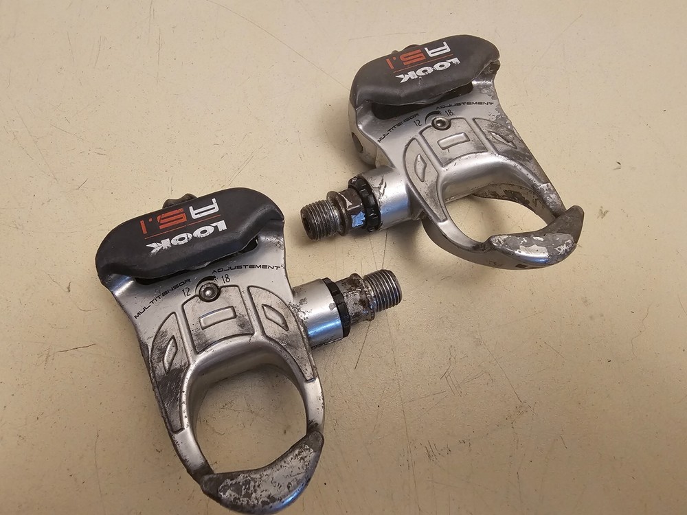 Look A5.1 Clipless Bicycle Pedals...9/16"...Road Bike...