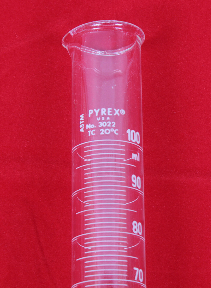 Glass 100mL Graduated Cylinder