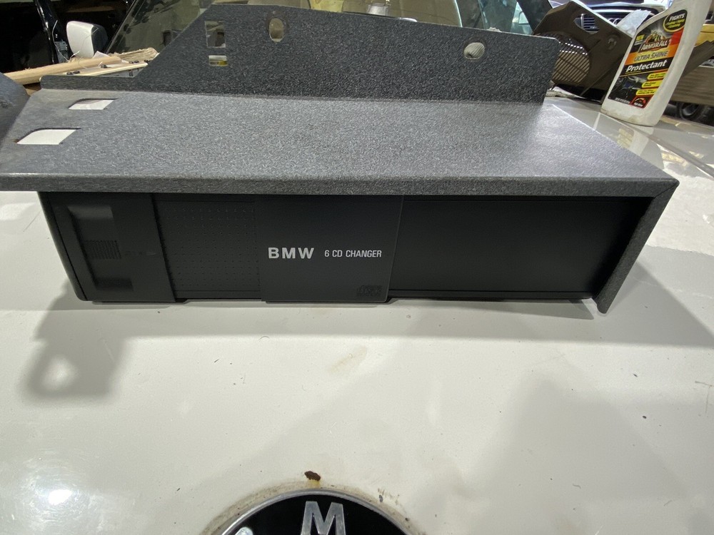92-05 BMW E36/Z3 E46 E39 E53 CD/DVD Changer ALPINE Trunk Mounting Bracket OEM