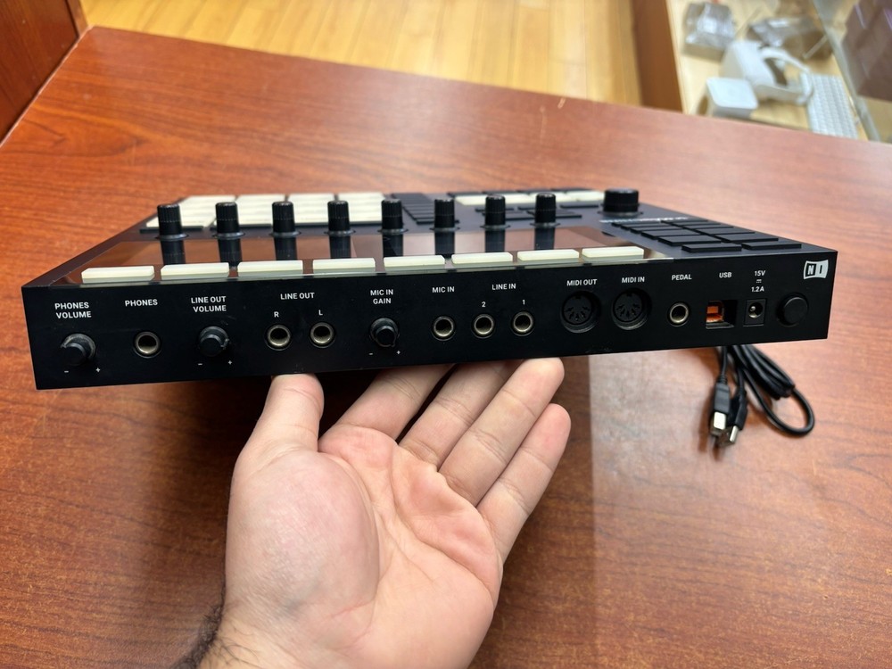 Native Instruments Maschine MK3 USB Audio+MIDI Interface System