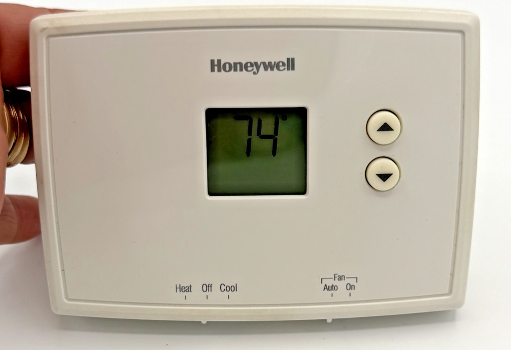 Honeywell Home RTH111B Non-Programmable Thermostat