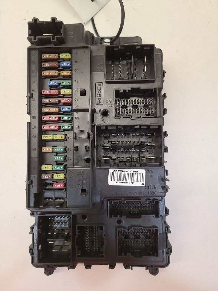 14-20 FORD FUSION Multifunction Relay Control Module Computer DG9T14B476B