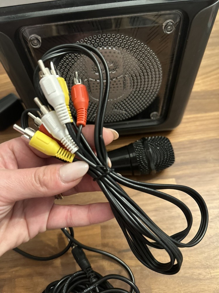 Singing Machine Karaoke System - Cracked Screen - Works Perfectly