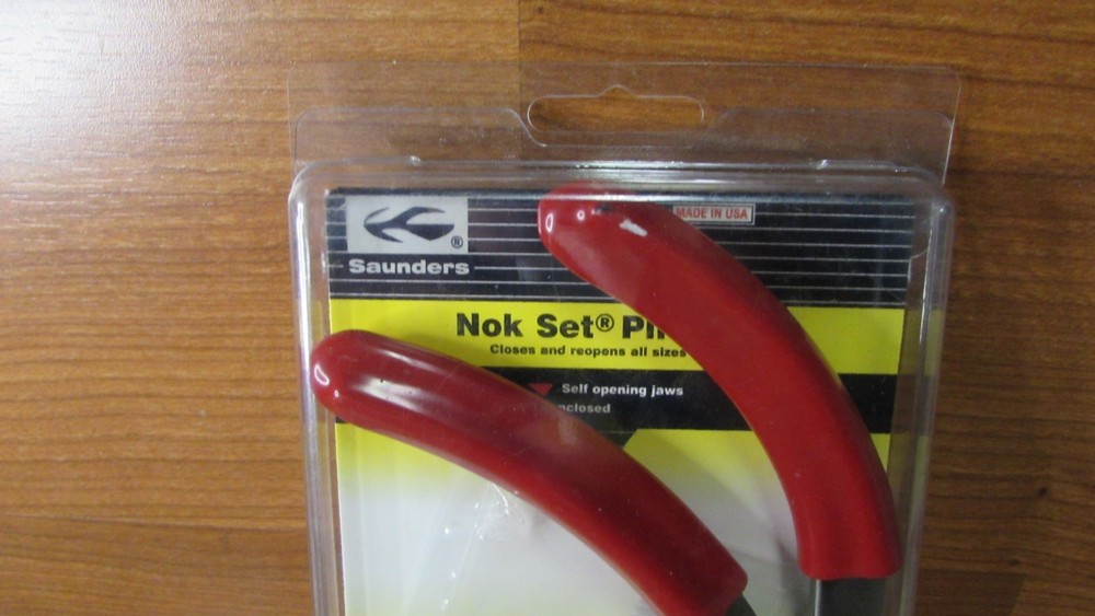 Saunders Nok Set Pliers with Nok Sets
