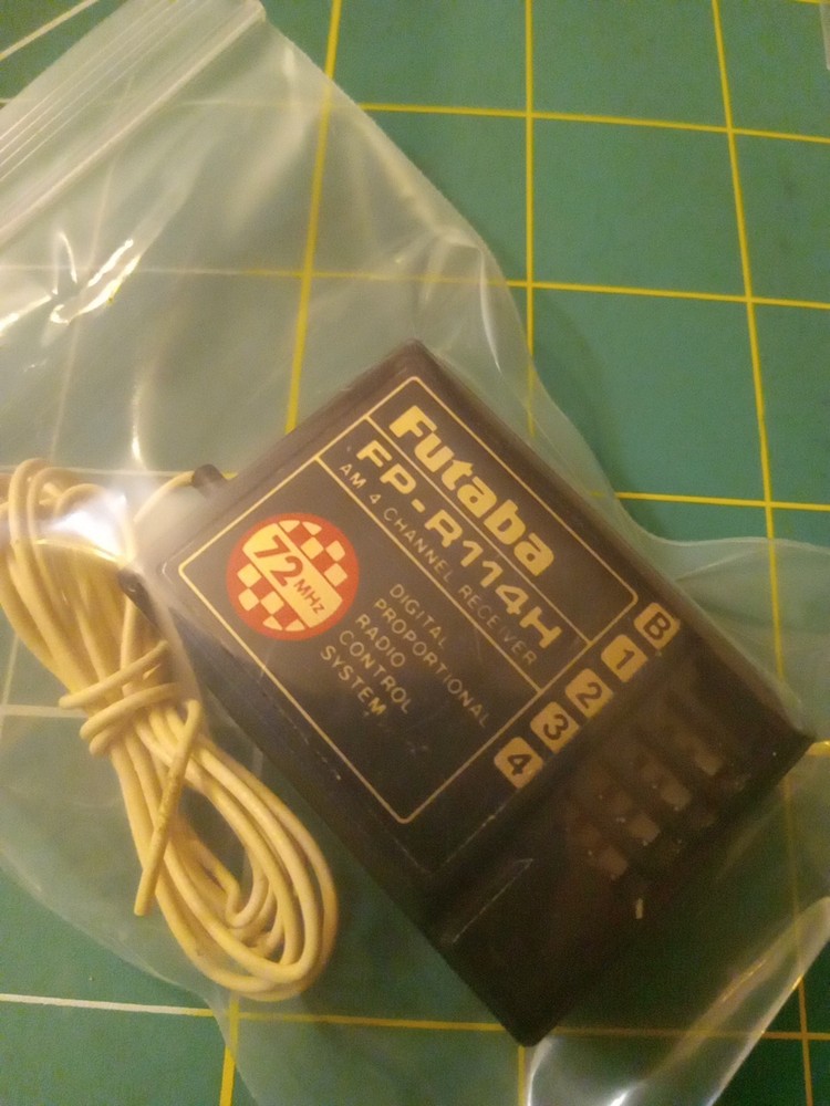 FUTABA FP-R114 AM 72MHZ 4CH RECIEVER. TESTED