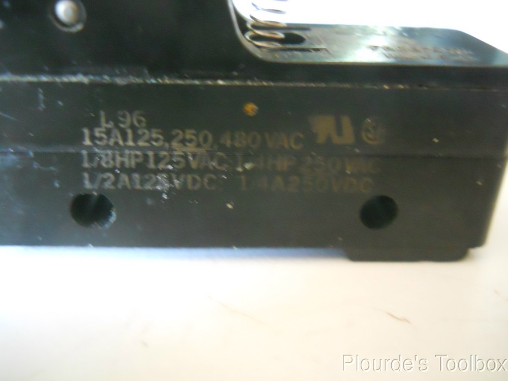 New MicroSwitch SPDT 15A Roller Lever Limit Switch, BZ-2RW826