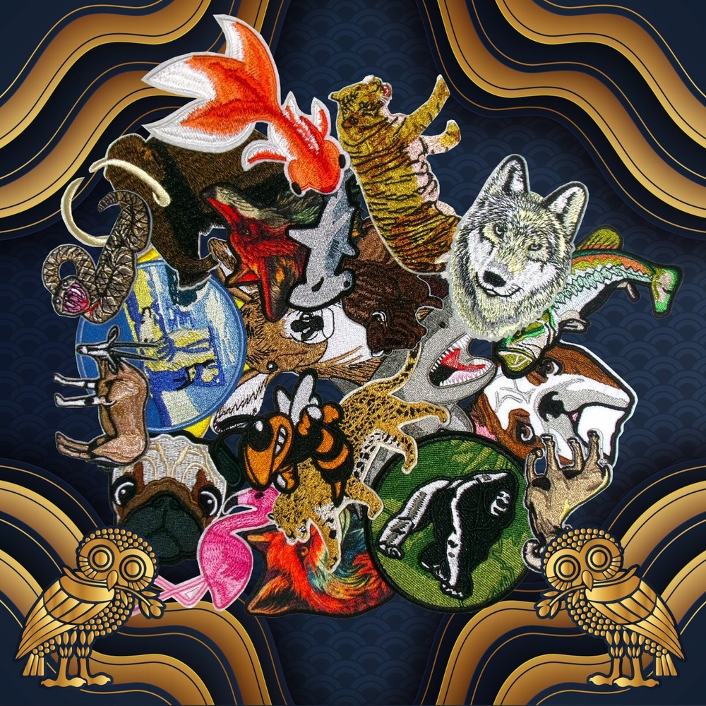 Alien Xenomorph Retro Sci-Fi Patch - Iron-On Applique For Clothes, Space Horror