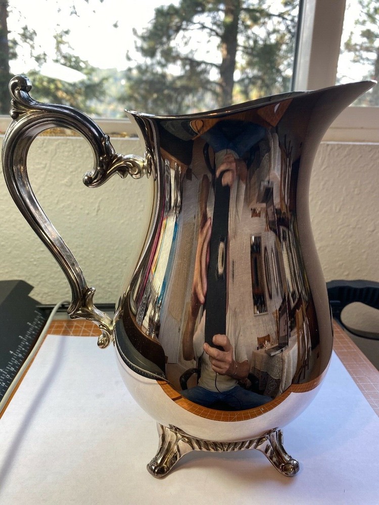 WM Rogers Vintage Silverplate Footed Water Pitcher 9" With Ice Strainer  #817