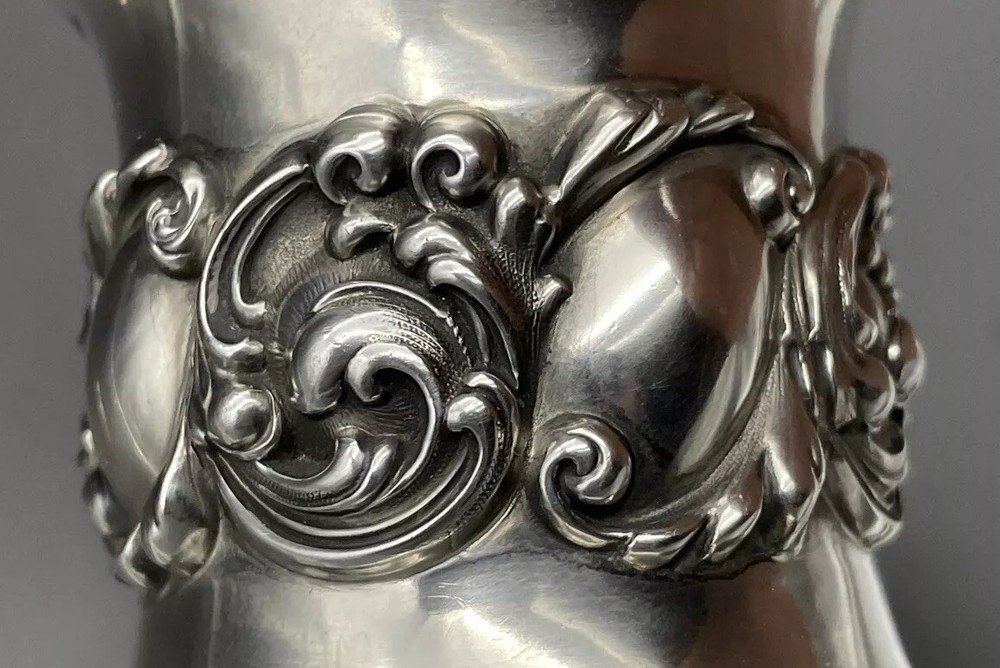 Large Size American Repousse Sterling Silver Napkin Ring Name Engraved “Lee”