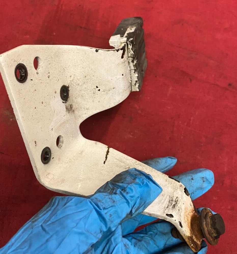 MACK CXU613 HOOD REST SUPPORT BRACKET RH