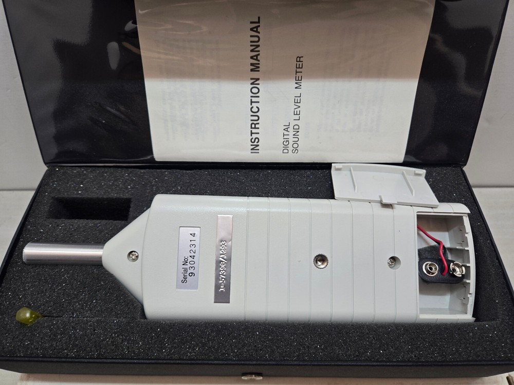 EXTECH 407735 DIGITAL SOUND LEVEL METER