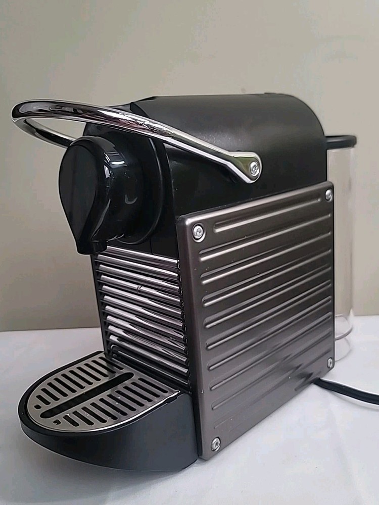 Nespresso Pixie Type C60 Coffee Espresso Machine