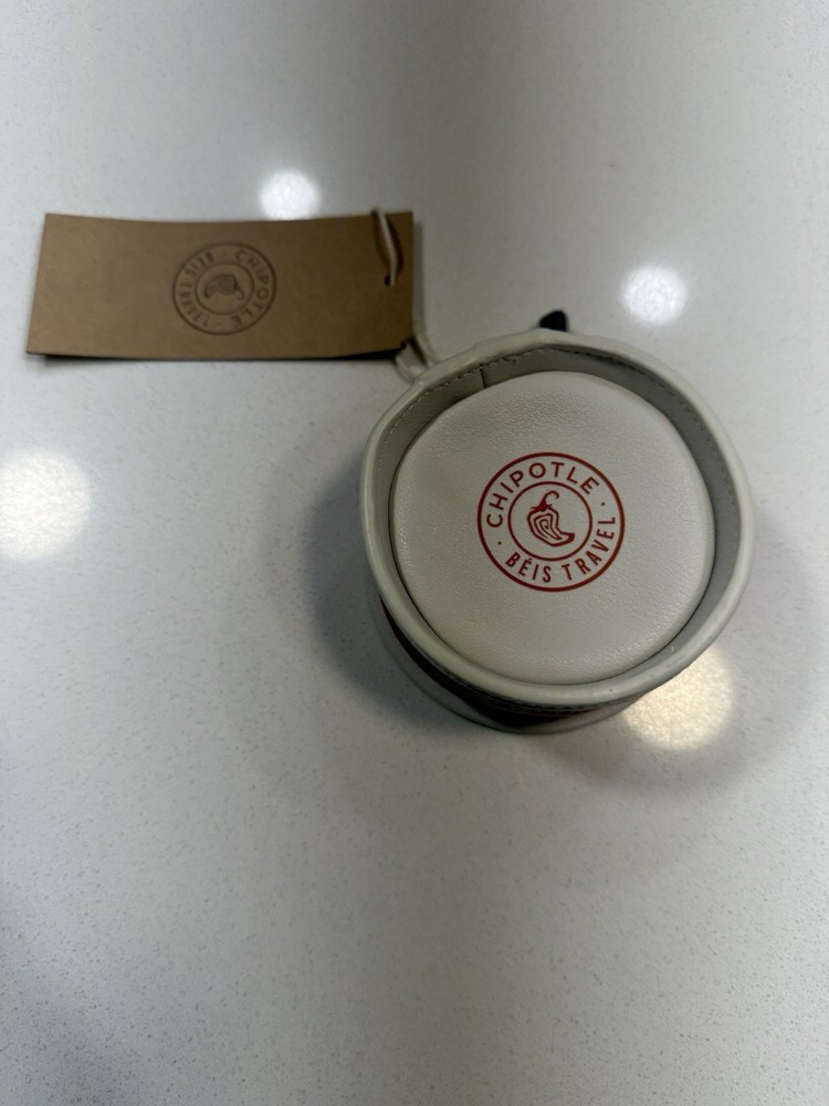 BÉIS x Chipotle The Guac Cup Charm