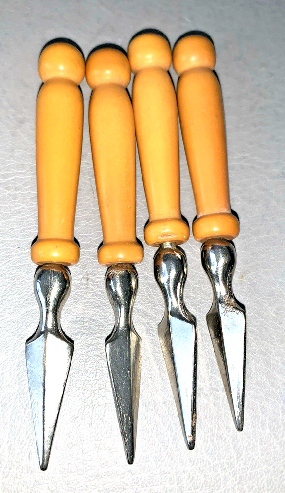 Vintage 30's 4 Bakelite Corn Cob Holders Butterscotch Spears RARE