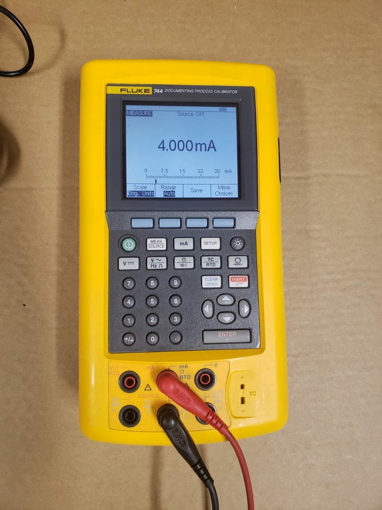 Fluke 744 Documenting Process Calibrator With Accessories. Read Desc.