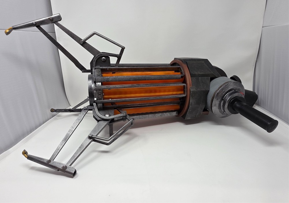Half-Life 2 Gravity Gun Replica - NECA 2013 - No Box