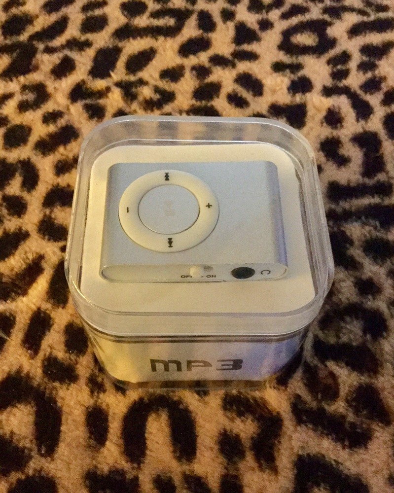 NIB mp3 player/USB Flash Disc silver