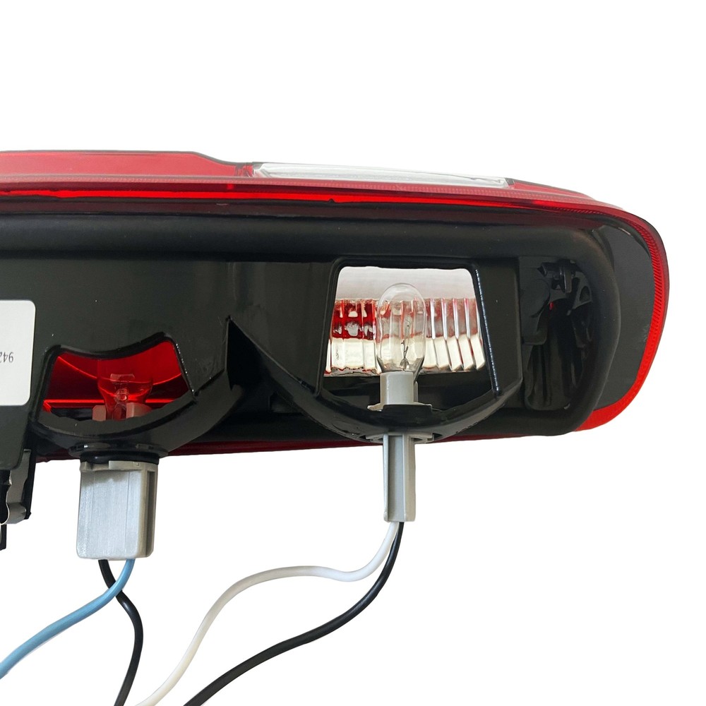 Fits 25890530 Silverado Center High Mount Stop Light Third Brake Light Assembly