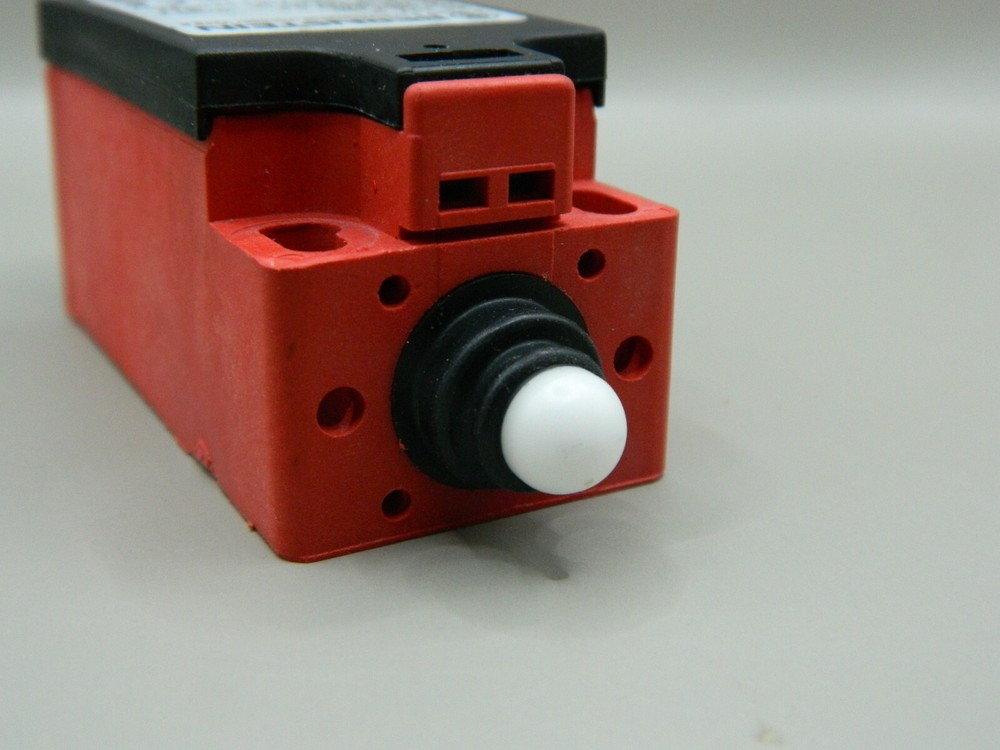 188-A2Z w AMBER 618.6803.420 limit button position switch limit switch
