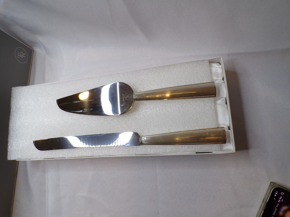 Things Remembered silver-plated cake knife and server set