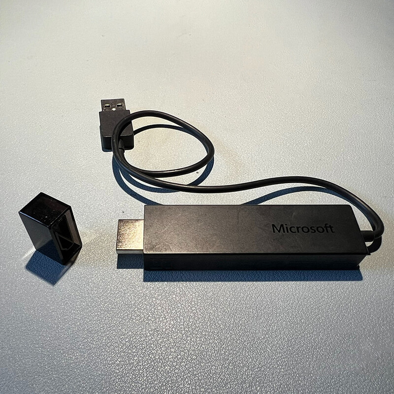 Microsoft Wireless Display Adapter 1628 Complete