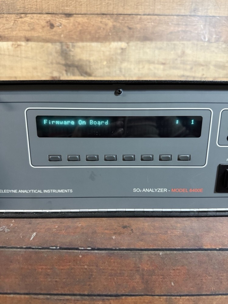 Teledyne Instruments SO2 Analyzer Model 6400E Powers On Untested