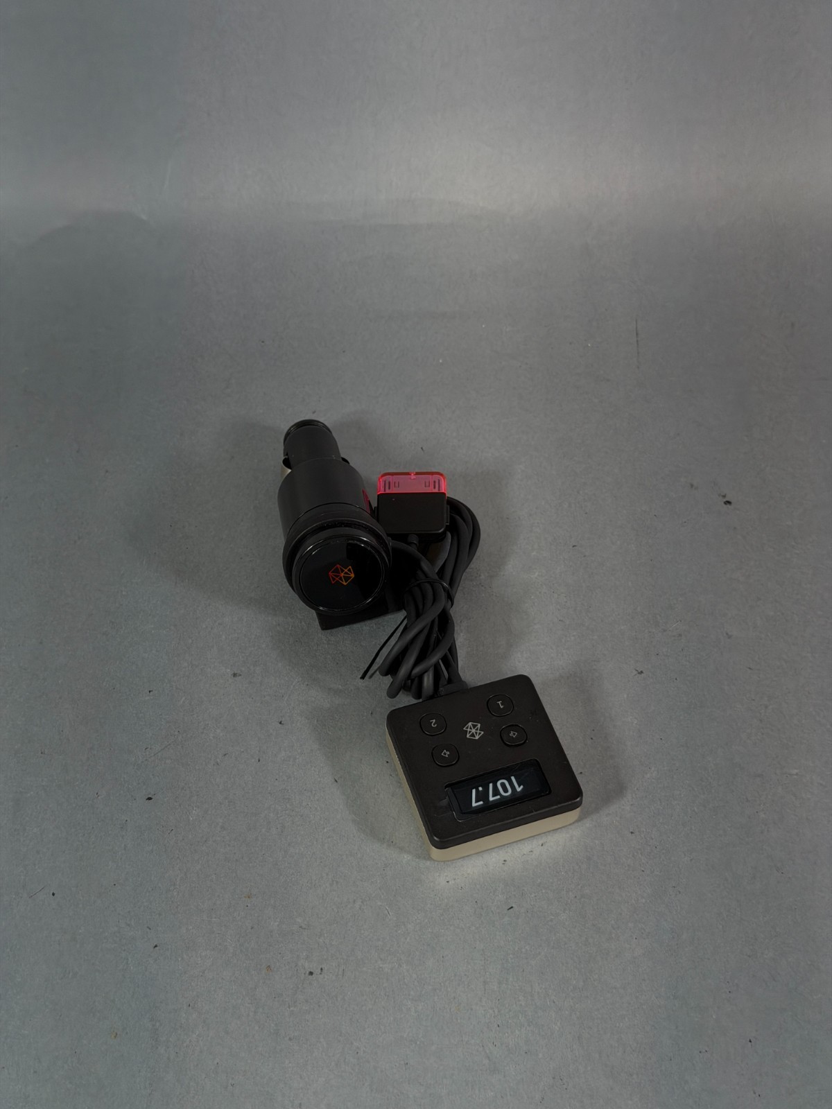 Microsoft Zune Car FM Transmitter Charger Dock Black 30-Pin AUX Adapter