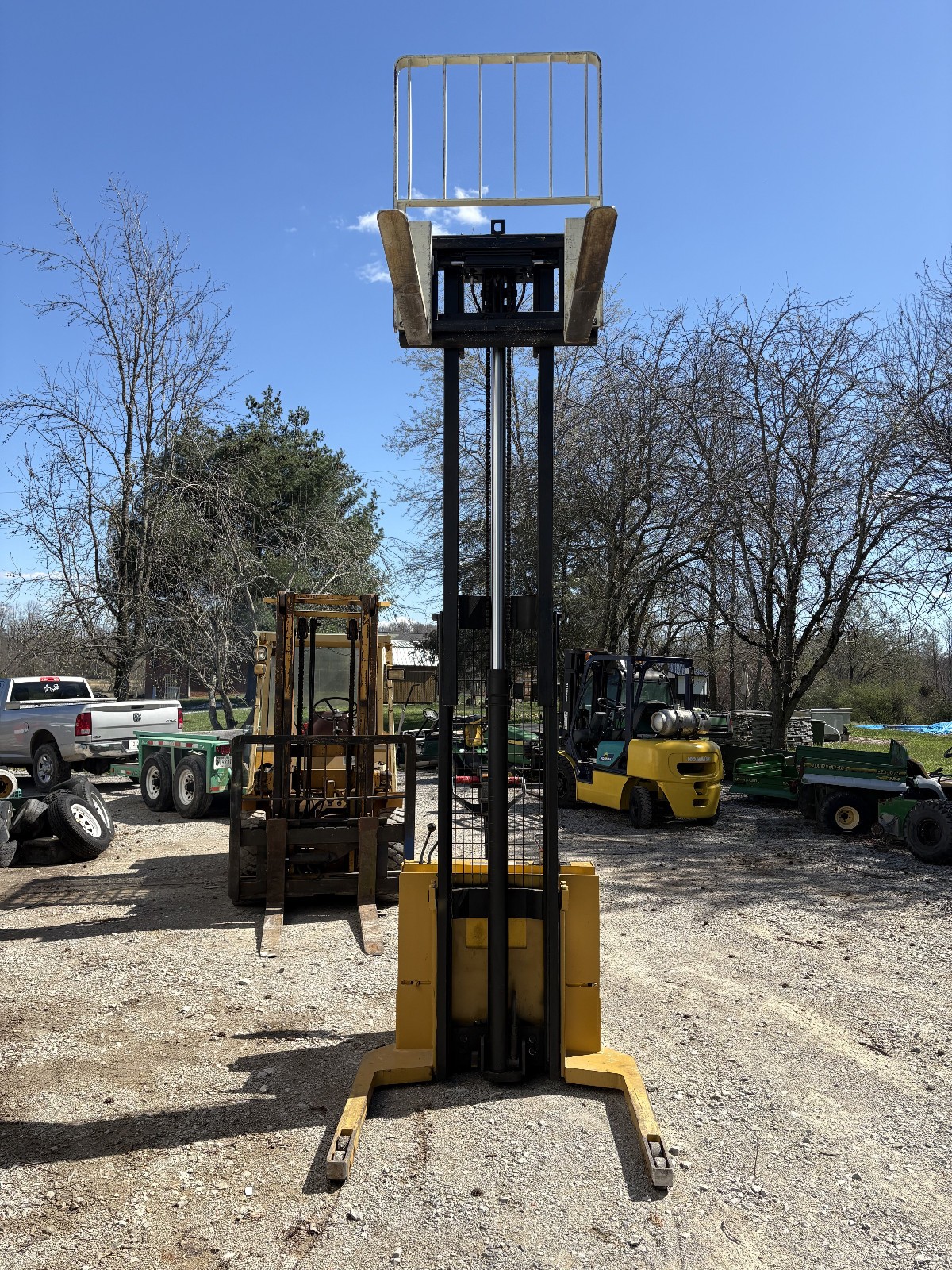 Yale MSW030SCN, 2800 LB, 2-Stage Mast 130”, Electric Pallet Stacke