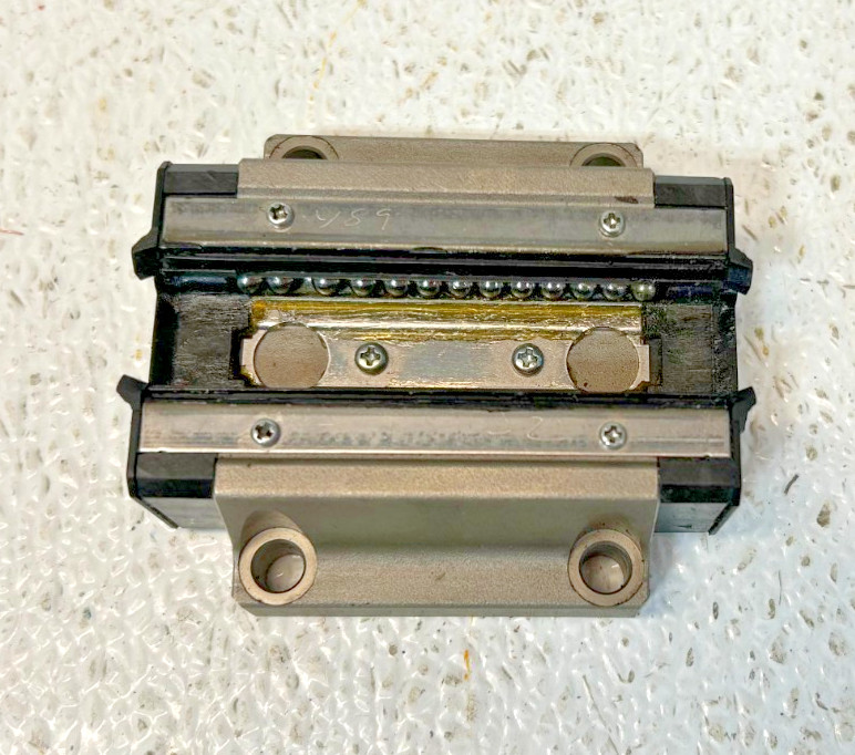THK HSR20B Linear Bearing UAE05845