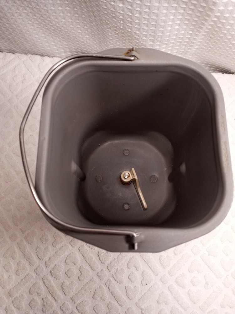 Replacement Bread Maker Pan & Paddle Square Straight Plastic Paddle No Scratches