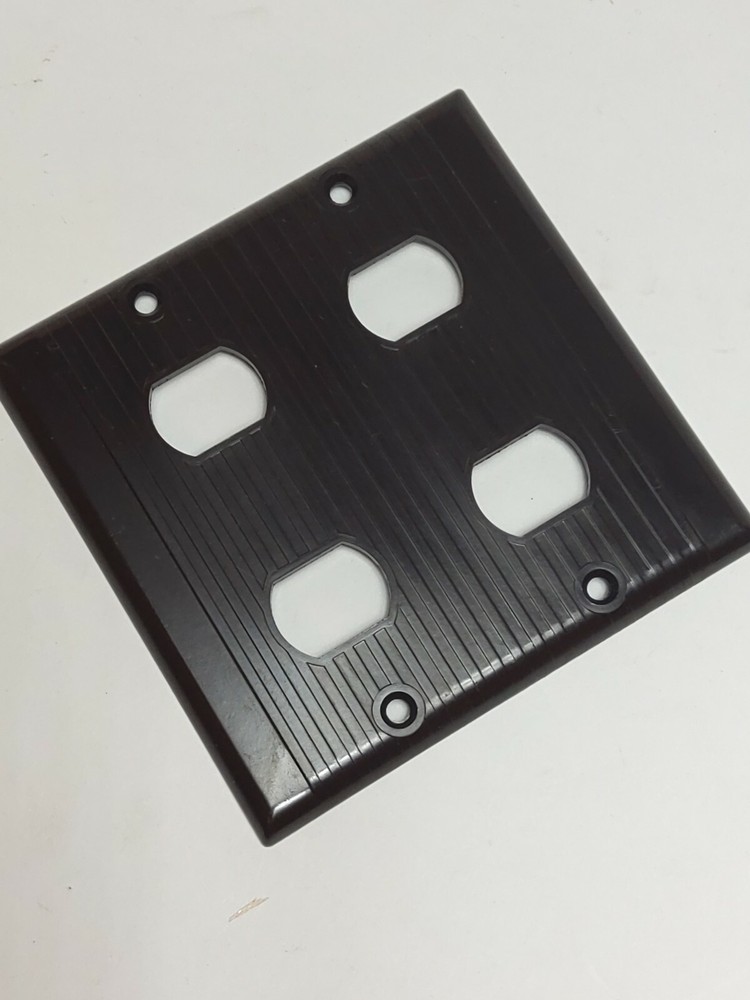 VINTAGE LEVITON BAKELITE DESPARD WALL SWITCH PLATE (NOS)