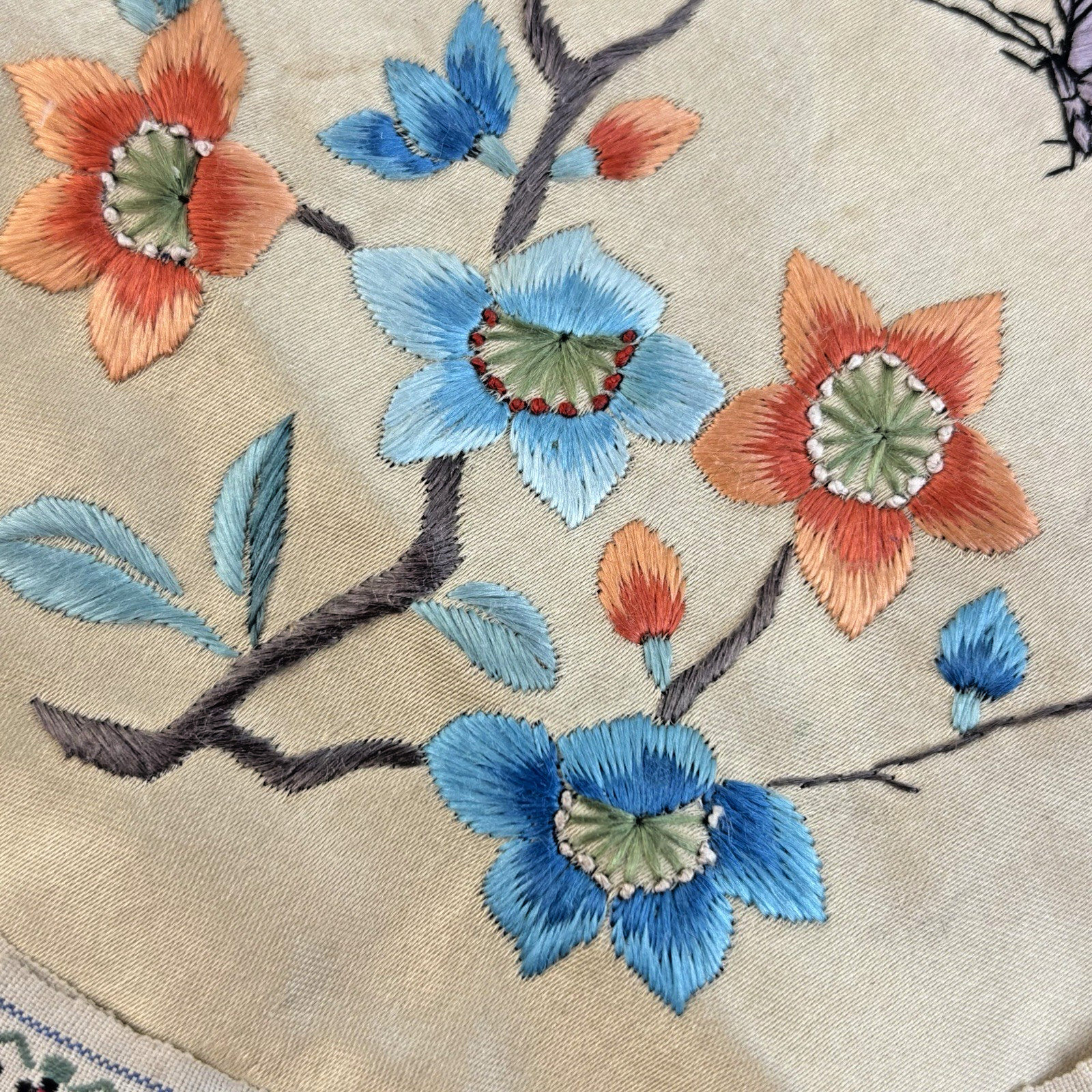 1950 Chinese Silk Embroidery Butterfly & Flowers Round Table Mat Doliey Doll Rug
